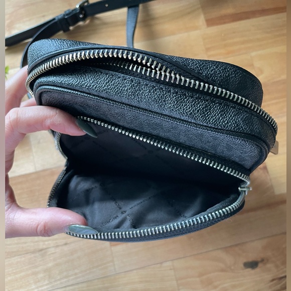 Black Pebble Leather Michael Kors Purse - Picture 2 of 11